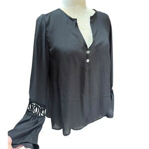 Lulus Lucy Love Black Bell Sleeve Top Blouse Cutout Peasant Boho Size Medium